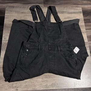 Free People. Black denim overalls. NWT.